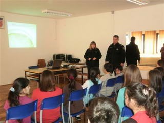 Slika PU_SiM/Vijesti/2012/Kt predavanje u OŠ.jpg
